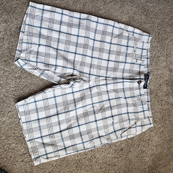 American Eagle Shorts - Picture 2 of 3
